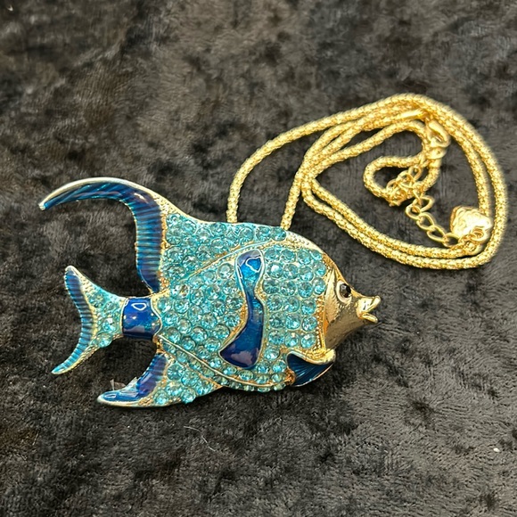 Betsey Johnson Blue Stripe Tropical Fish Pendant Necklace - Picture 6 of 7